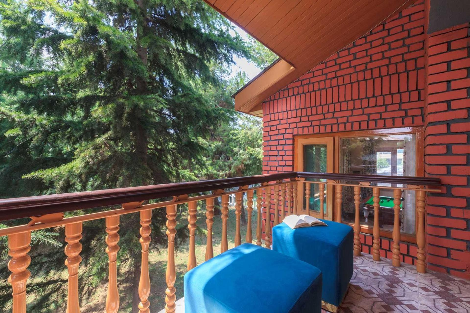 Stayvista At Pinewood Villa - Pet Friendly Villa With Lawn & Pool Table Srīnagar Exteriér fotografie