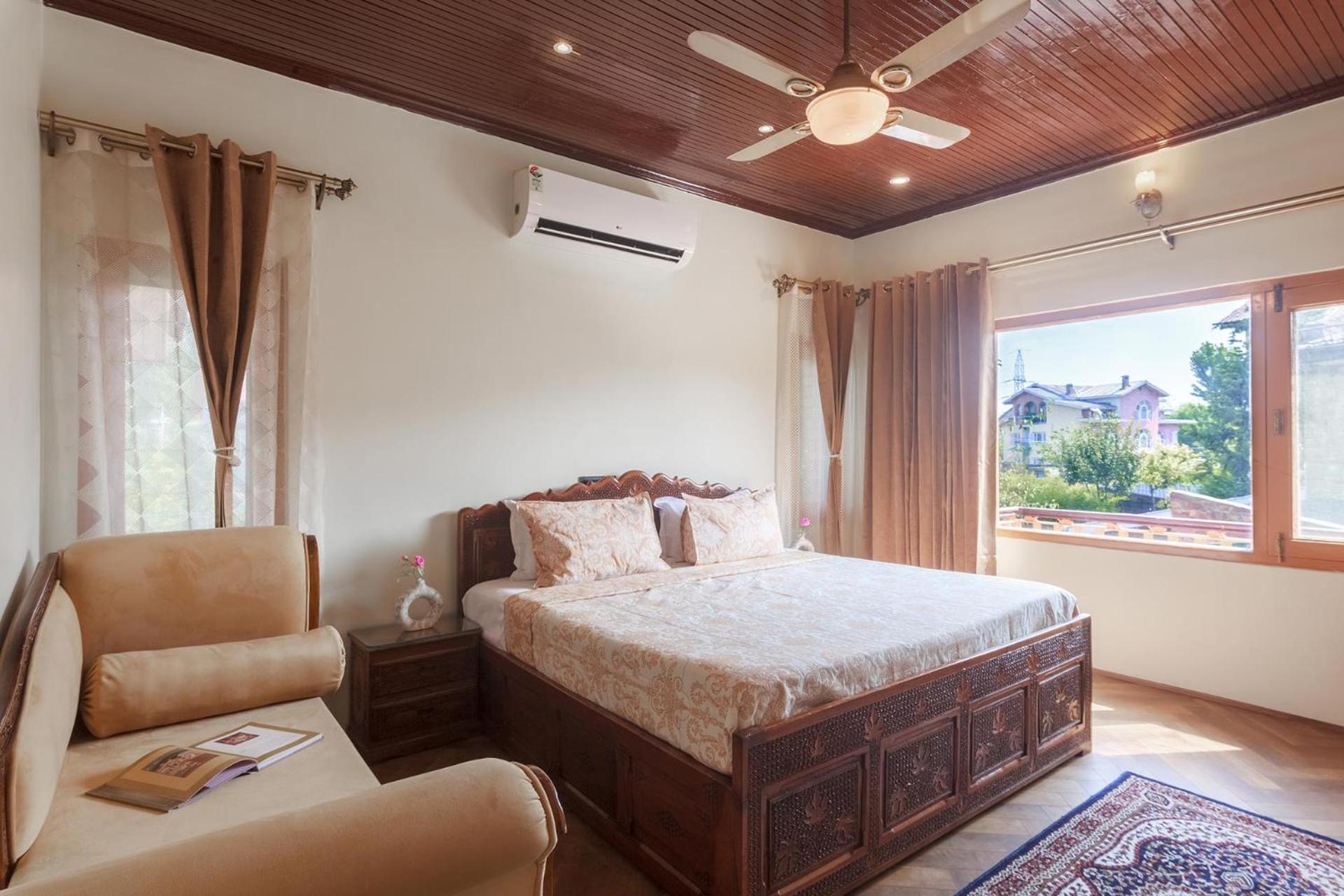 Stayvista At Pinewood Villa - Pet Friendly Villa With Lawn & Pool Table Srīnagar Exteriér fotografie