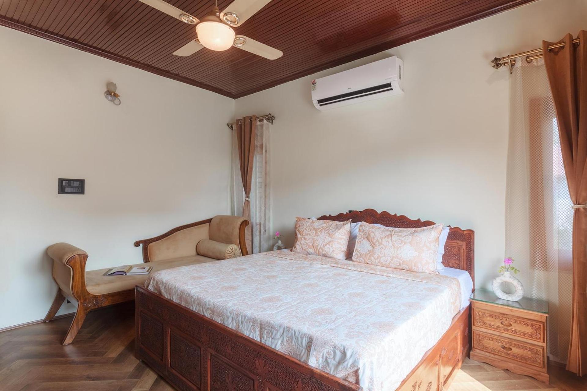 Stayvista At Pinewood Villa - Pet Friendly Villa With Lawn & Pool Table Srīnagar Exteriér fotografie