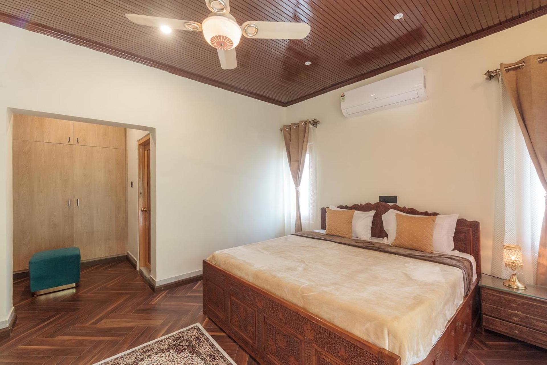 Stayvista At Pinewood Villa - Pet Friendly Villa With Lawn & Pool Table Srīnagar Exteriér fotografie